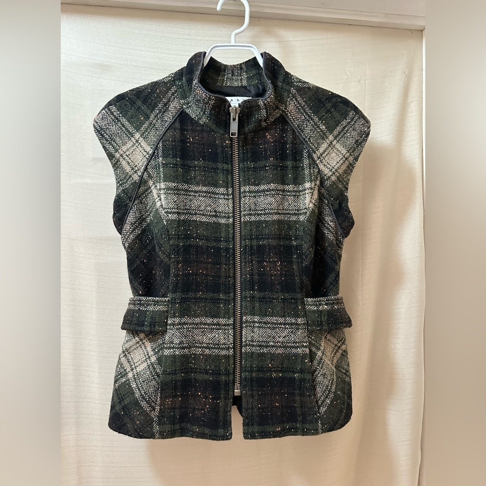 CAbi Plaid Wool Blend Zip Vest Jacket Belted Tweed Women’s Medium Career Fall
